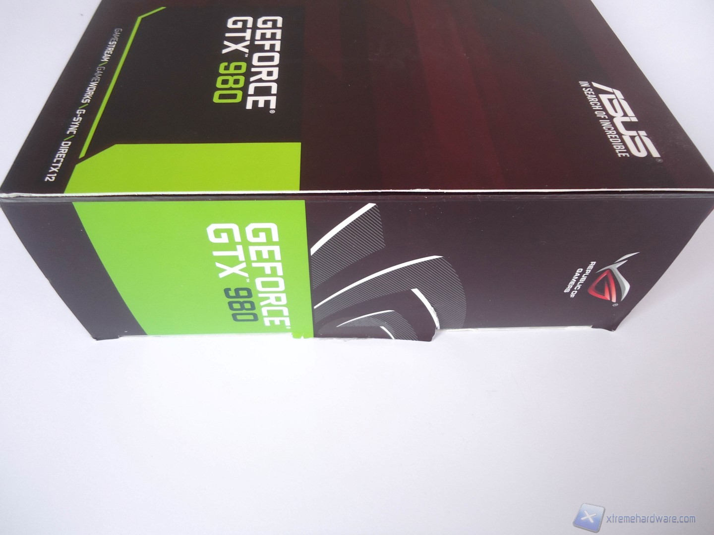 ASUS GTX 980 Poseidon 11