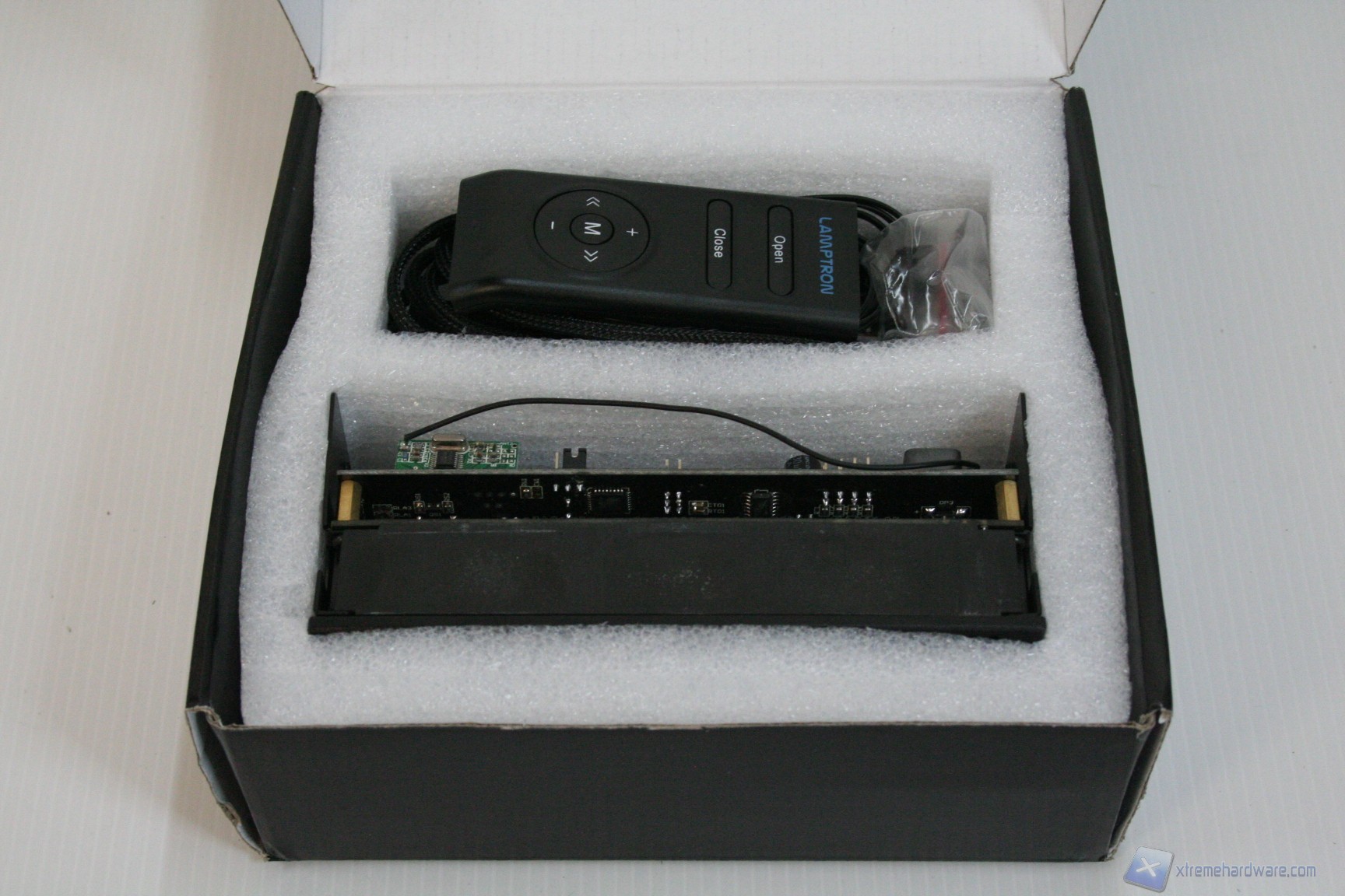 LAMPTRON FC10 WWW.XTREMEHARDWARE.COM 00042